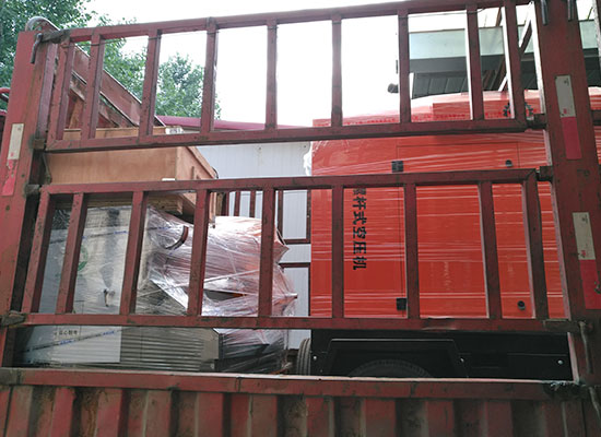 ZK700混凝土濕噴機、空壓機發貨現場